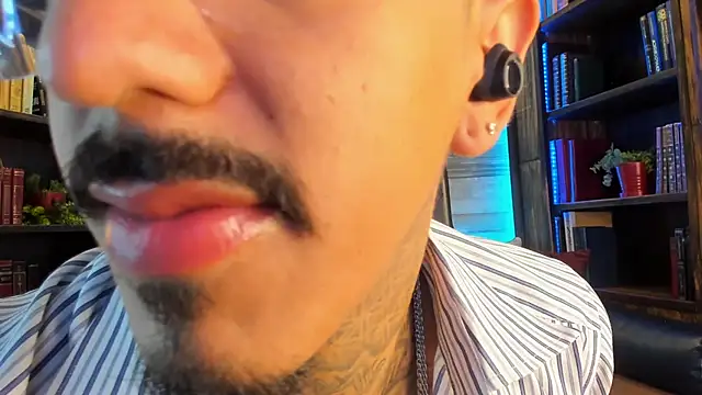 Snapshot of Donovan_Desmond chatting on 10-02-25, 08:49 Donovan Desmond online show from 10-02-25, 08:49