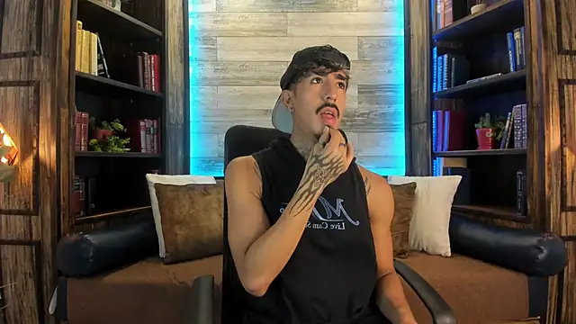 Snapshot of Donovan_Desmond chatting on 10-09-25, 07:56 Donovan Desmond online show from 10-09-25, 07:56