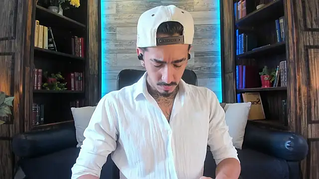 Snapshot of Donovan_Desmond chatting on 10-13-25, 07:47 Donovan Desmond online show from 10-13-25, 07:47