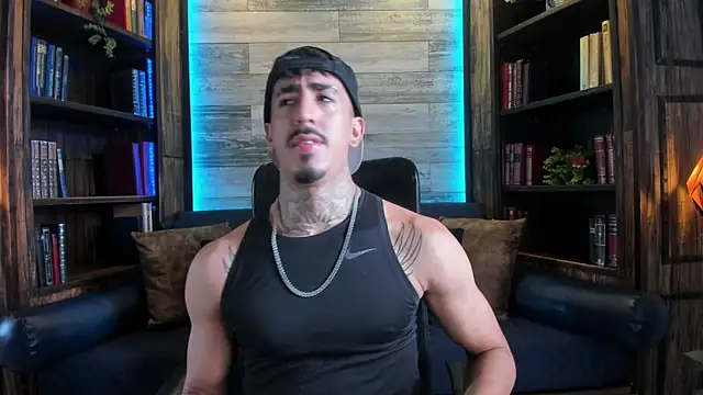 Snapshot of Donovan_Desmond chatting on 10-23-25, 08:40 Donovan Desmond online show from 10-23-25, 08:40