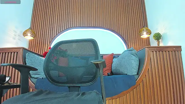 Snapshot of Donovan_Desmond chatting on 11-03-25, 07:59 Donovan Desmond online show from 11-03-25, 07:59