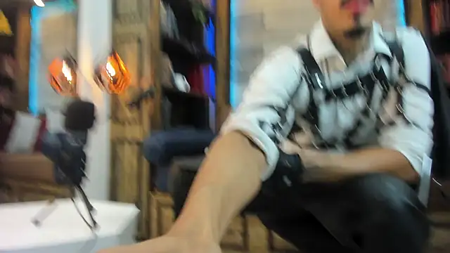 Snapshot of Donovan_Desmond chatting on 11-09-25, 02:43 Donovan Desmond online show from 11-09-25, 02:43