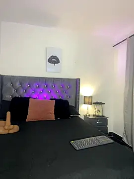 sofii escobar online show from 10-18-25, 06:58