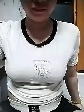 Mie rose online show from 05-16-26, 01:21