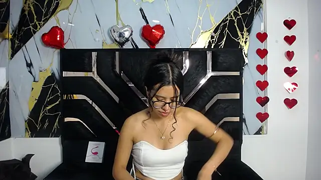 Snapshot of Miahotcs1 chatting on 02-19-26, 12:56 Miahotcs1 online show from 02-19-26, 12:56