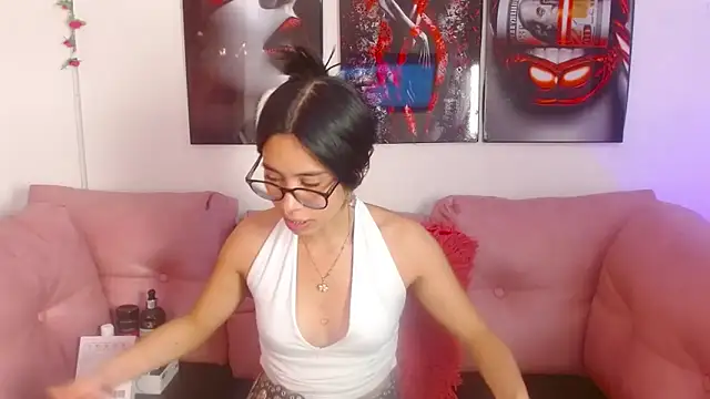 Snapshot of Miahotcs1 chatting on 03-25-26, 04:24 Miahotcs1 online show from 03-25-26, 04:24