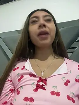 Snapshot of Sara-cooper2 chatting on 02-14-26, 03:31 Sara-cooper2 online show from 02-14-26, 03:31