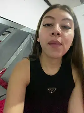 Snapshot of Sara-cooper2 chatting on 04-09-26, 12:32 Sara-cooper2 online show from 04-09-26, 12:32