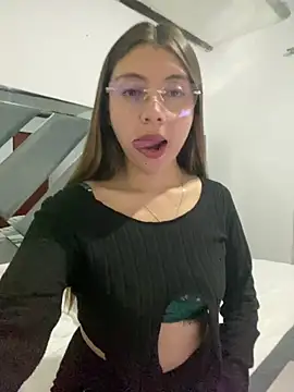 Sara-cooper2 online show from 06-18-26, 02:45