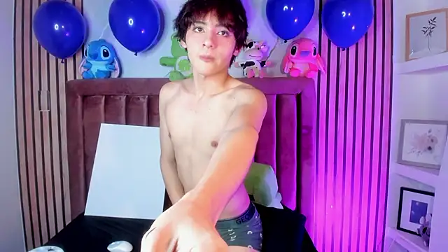 MathiasGreen  online show from 02-15-26, 03:14