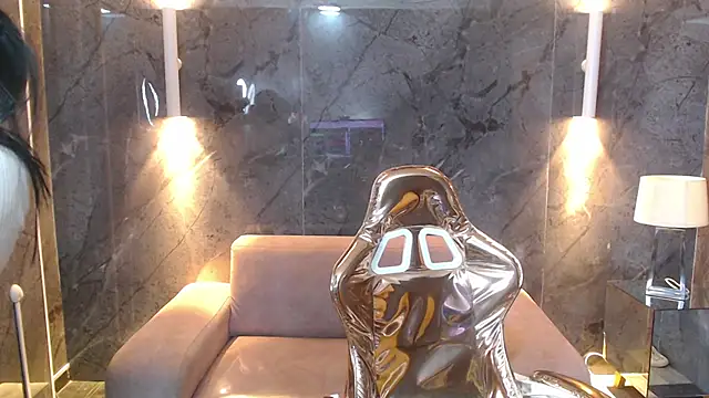 Eilyn love b online show from 10-21-25, 12:50