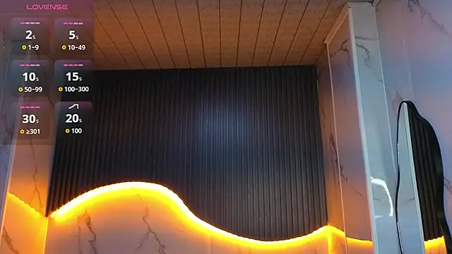 Eilyn love b online show from 10-22-25, 12:49