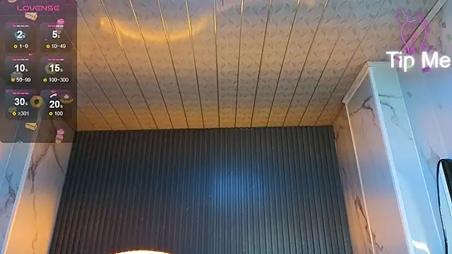 Eilyn love b online show from 10-25-25, 12:45