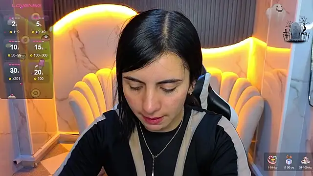 Eilyn love b online show from 10-28-25, 01:03