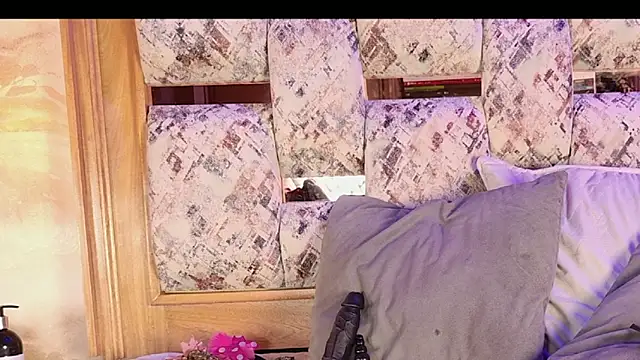 Snapshot of julyana_mendez chatting on 10-06-25, 07:11 julyana mendez online show from 10-06-25, 07:11