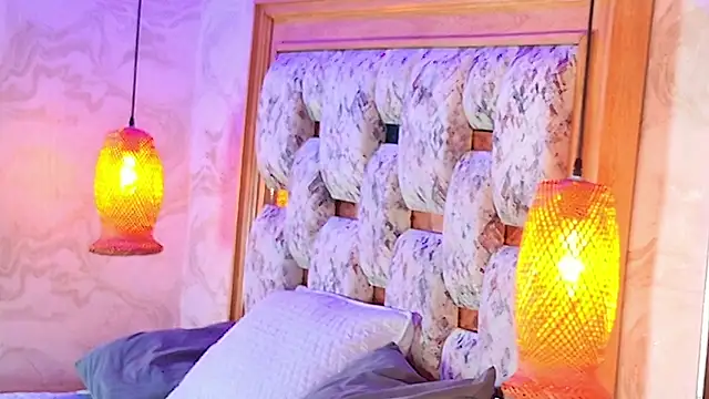 Snapshot of julyana_mendez chatting on 10-21-25, 07:47 julyana mendez online show from 10-21-25, 07:47