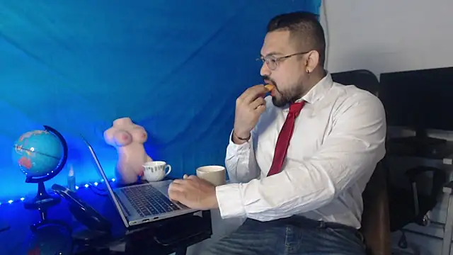 Snapshot of Felipe_Quiroz1 chatting on 09-10-25, 12:05 Felipe Quiroz1 online show from 09-10-25, 12:05