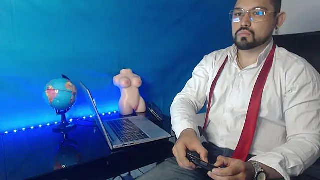 Snapshot of Felipe_Quiroz1 chatting on 09-15-25, 12:27 Felipe Quiroz1 online show from 09-15-25, 12:27
