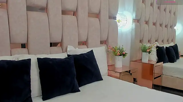 Snapshot of sophiie_ross_ chatting on 01-13-26, 04:45 sophiie ross online show from 01-13-26, 04:45