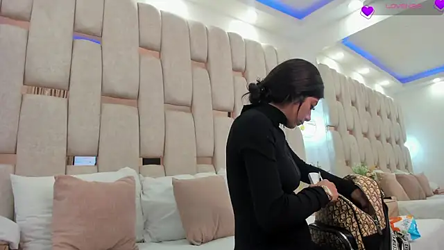 Snapshot of sophiie_ross_ chatting on 01-16-26, 04:44 sophiie ross online show from 01-16-26, 04:44