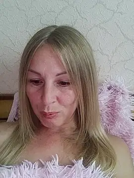 LunaSugarX online show from 10-04-25, 11:52