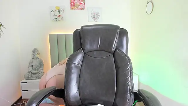 Snapshot of Katia_gh chatting on 10-08-25, 11:41 Katia gh online show from 10-08-25, 11:41