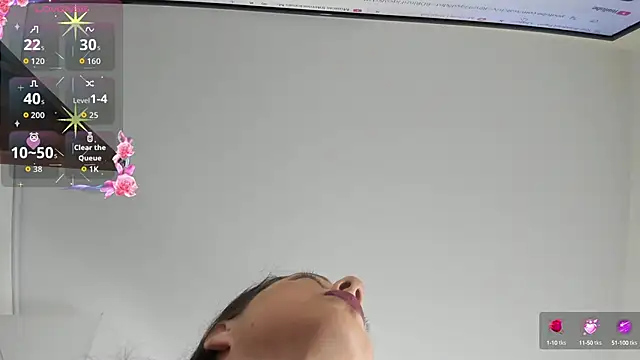 Snapshot of Katia_gh chatting on 10-15-25, 11:32 Katia gh online show from 10-15-25, 11:32