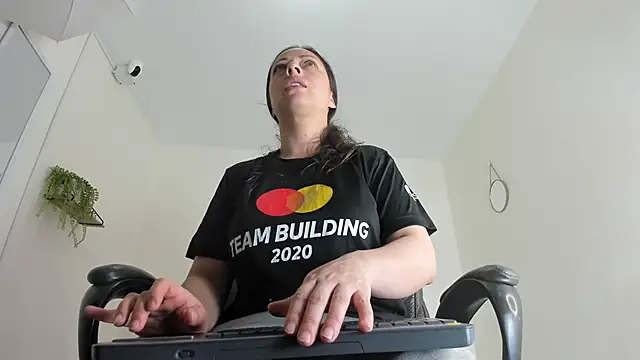 Snapshot of Katia_gh chatting on 10-30-25, 11:22 Katia gh online show from 10-30-25, 11:22