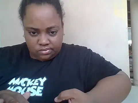 Snapshot of Karamelsaus chatting on 09-11-25, 03:23 Karamelsaus online show from 09-11-25, 03:23