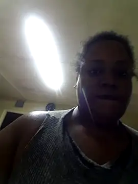 Snapshot of Karamelsaus chatting on 10-11-25, 09:46 Karamelsaus online show from 10-11-25, 09:46