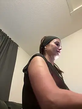 Snapshot of Alona_Brown chatting on 04-03-26, 05:49 Alona Brown online show from 04-03-26, 05:49