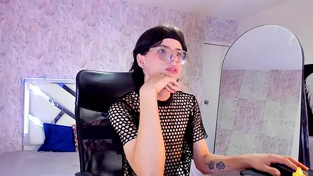 mysterius boy online show from 11-04-25, 08:08