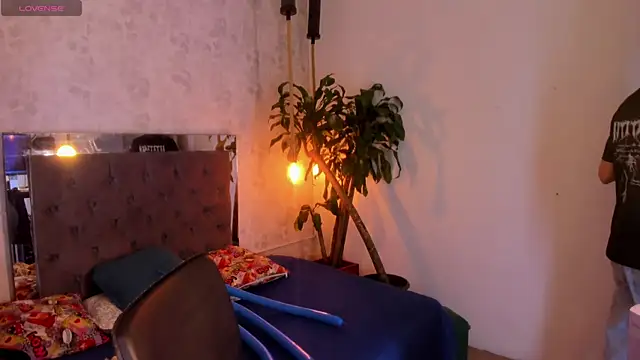 mysterius boy online show from 02-09-26, 08:24