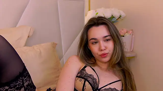 Snapshot of MiaMarlow chatting on 04-26-26, 01:03 MiaMarlow online show from 04-26-26, 01:03
