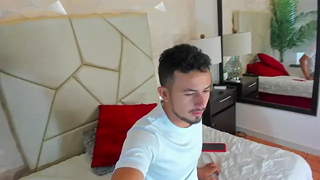 Valentiinoss online show from 09-10-25, 11:43