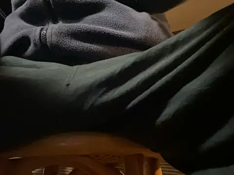 Snapshot of Skeye2 chatting on 11-30-25, 12:14 Skeye2 online show from 11-30-25, 12:14