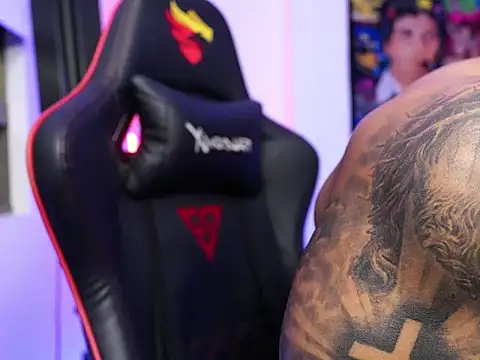 logan hugh8 online show from 11-15-25, 03:37