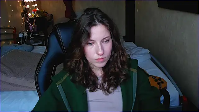 Snapshot of Agata_in_Wonderland chatting on 11-04-25, 11:20 Agata in Wonderland online show from 11-04-25, 11:20