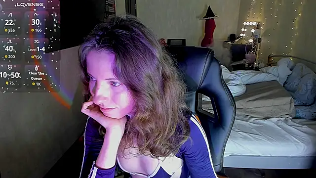 Snapshot of Agata_in_Wonderland chatting on 11-11-25, 01:44 Agata in Wonderland online show from 11-11-25, 01:44