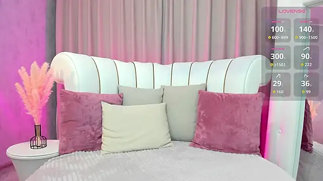 Snapshot of _Sunpuddle chatting on 10-20-25, 11:38 Sunpuddle online show from 10-20-25, 11:38