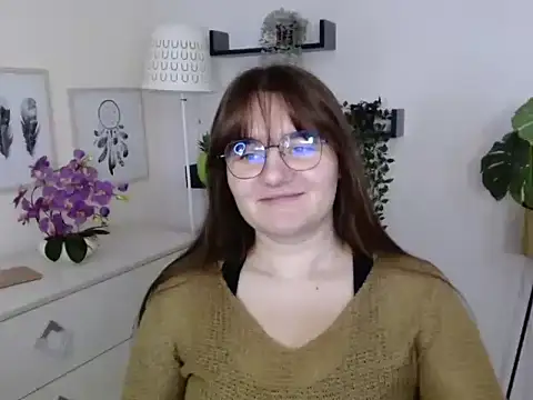 Julie Diamond online show from 10-17-25, 12:30