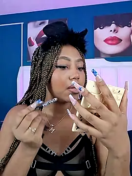 AngelaRoberts online show from 10-16-25, 04:24