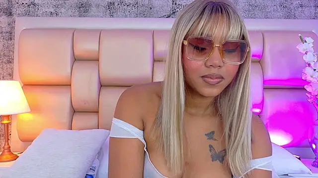 AngelaRoberts online show from 05-04-26, 09:00