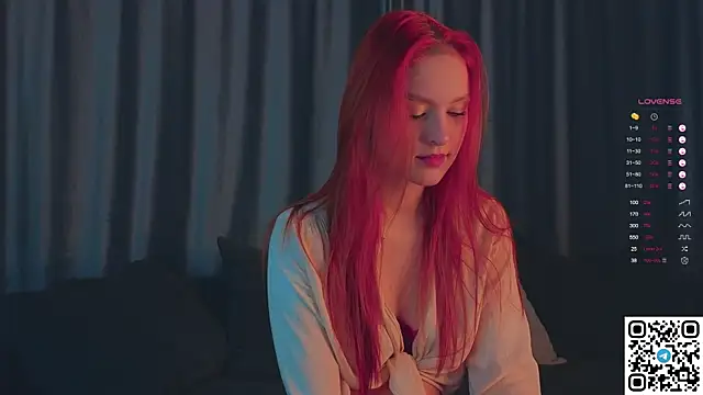 Snapshot of GildedKitten chatting on 10-09-25, 06:06 GildedKitten online show from 10-09-25, 06:06