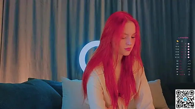 Snapshot of GildedKitten chatting on 10-13-25, 06:41 GildedKitten online show from 10-13-25, 06:41