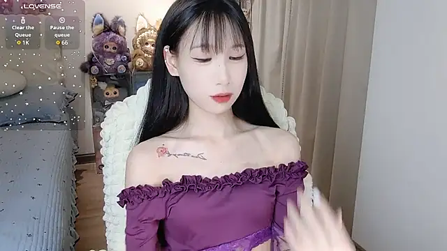 Snapshot of M-OTT_ chatting on 06-20-26, 01:58 M-OTT online show from 06-20-26, 01:58