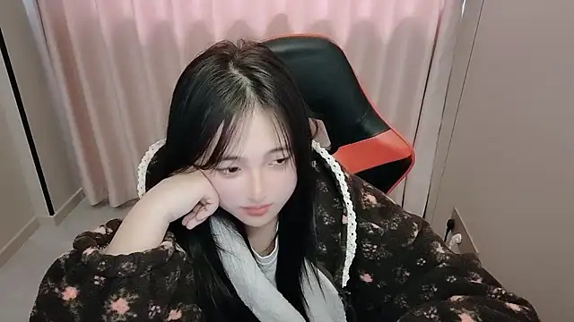 Snapshot of xxz98 chatting on 04-11-26, 07:45 xxz98 online show from 04-11-26, 07:45