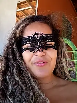 RaphinhaSanches online show from 10-23-25, 11:42