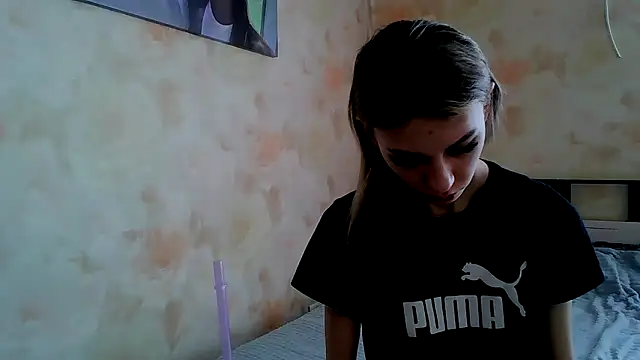 Crazy Empresis online show from 04-14-26, 05:46