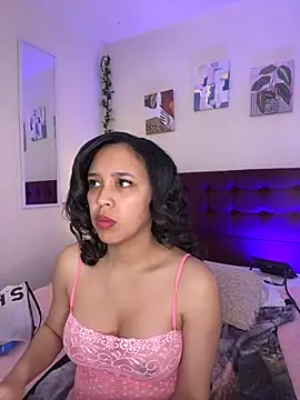 Esmeraldagh  online show from 09-17-25, 11:56